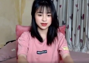 Cùng người yêu show hàng quá phê