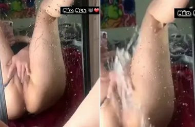 Em dâm sở thích móc bướm