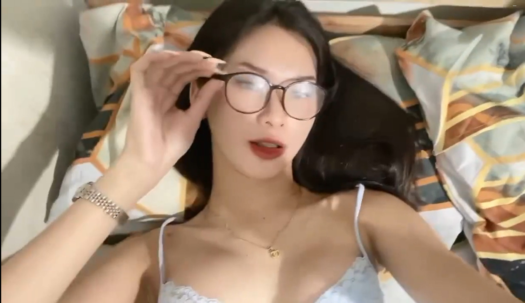 Nữ sinh ngực khủng chiều bạn trai phê lòi