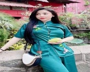 Suri đi chùa vào buổi sáng và đi bán dâm vào buổi tối